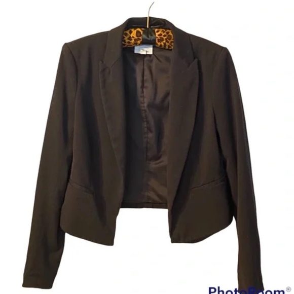 Silence and Noise Women’s Black Short Waisted Blazer Jacket Size X Small - Picture 8 of 10